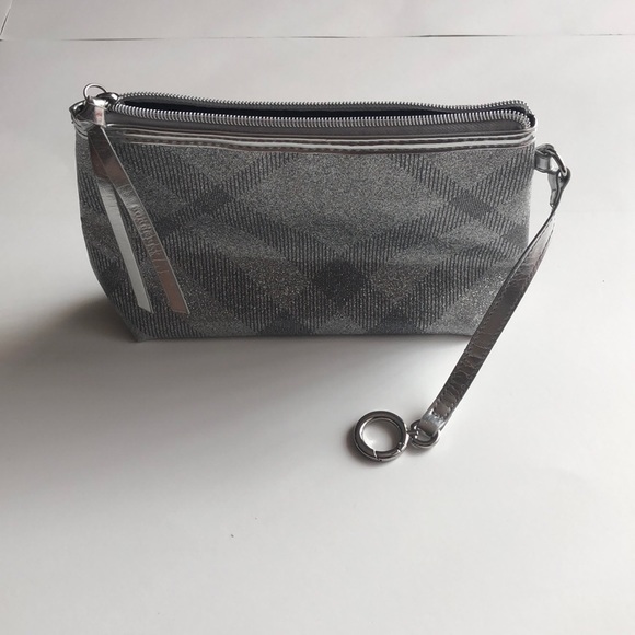 Burberry Bag - Picture 1 of 13